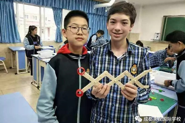 創新丨多元課程構建學生成長中心，讓教育發生在最佳環節！