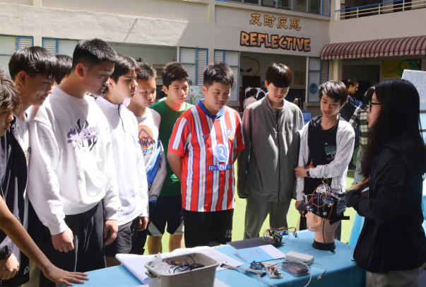 個性發展，創意無限——融合部舉辦10年級個人設計展示會